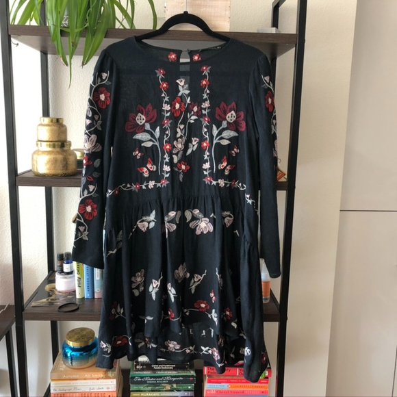 Zara Dresses & Skirts - Embroidered Zara Dress